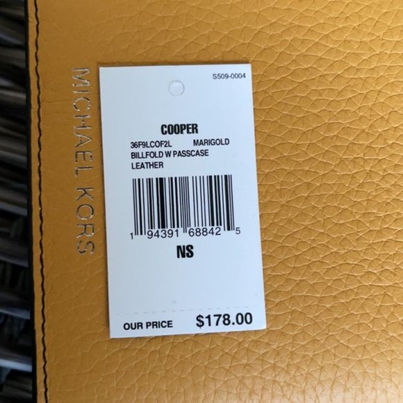 Michael Kors Men`s Cooper Pebbled Leather Billfold Wallet With Passcase - Picture 13 of 16